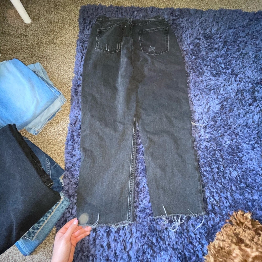 CLOSET CLEAN OUT - Picture 5 of 5